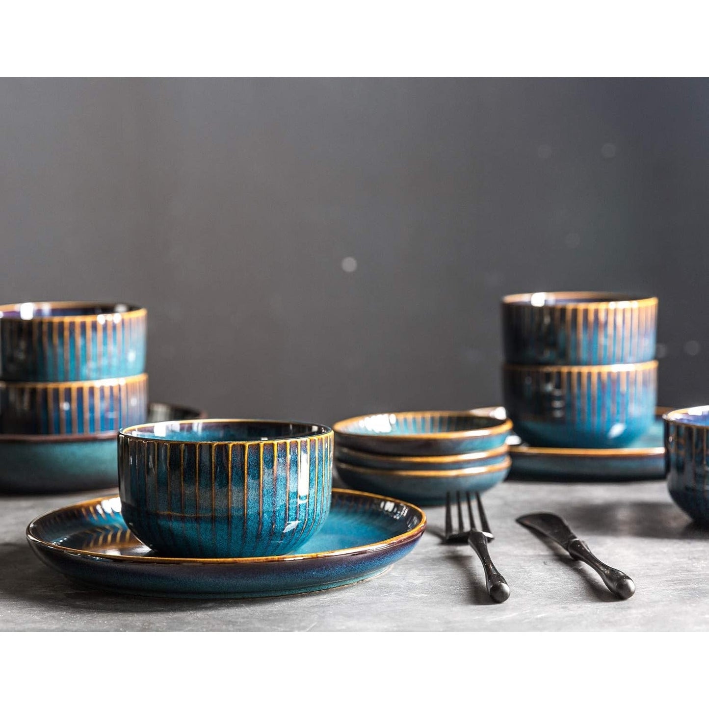 Stylish Ceramic Dinner Plate – Perfect for Modern Dining