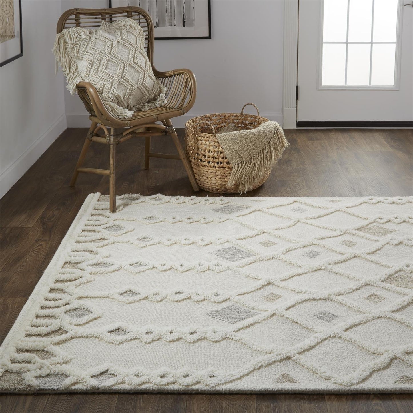 Hand-Tufted Wool Area Rug – Geometric Ivory & Silver