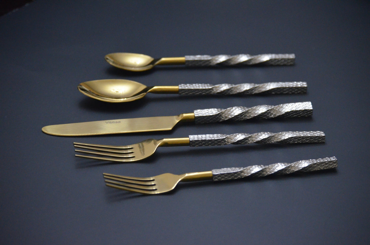 Handcrafted Golden Flatware Set – Luxury Stainless Steel & Aluminum Design 20 PCS