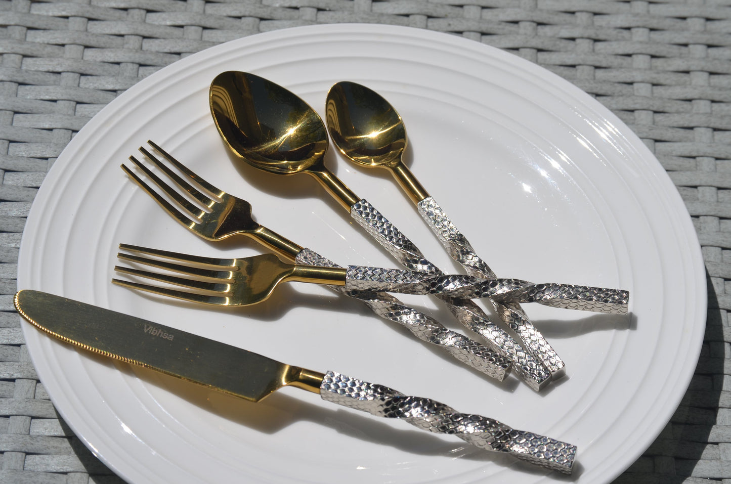 Handcrafted Golden Flatware Set – Luxury Stainless Steel & Aluminum Design 20 PCS