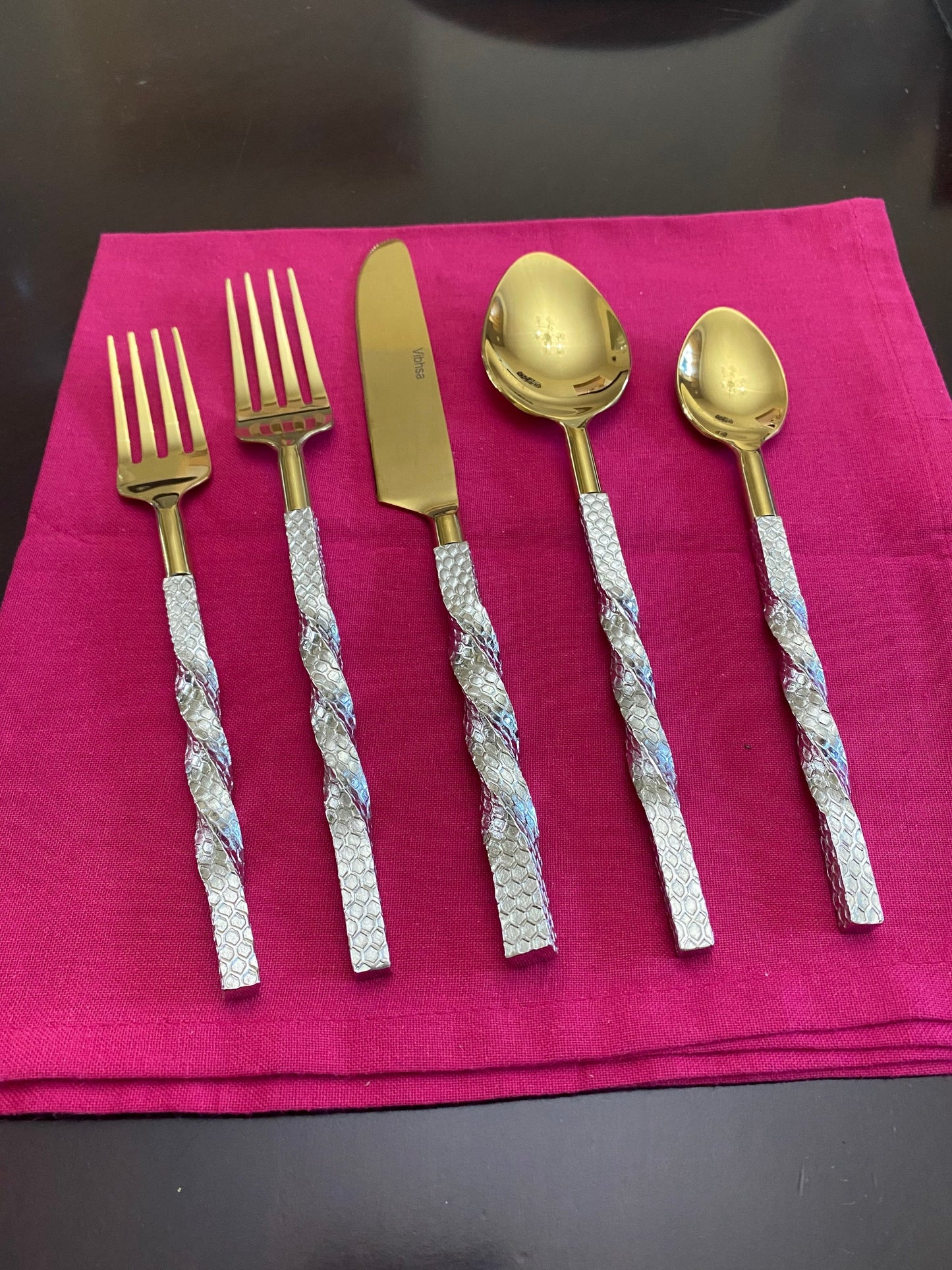 Handcrafted Golden Flatware Set – Luxury Stainless Steel & Aluminum Design 20 PCS
