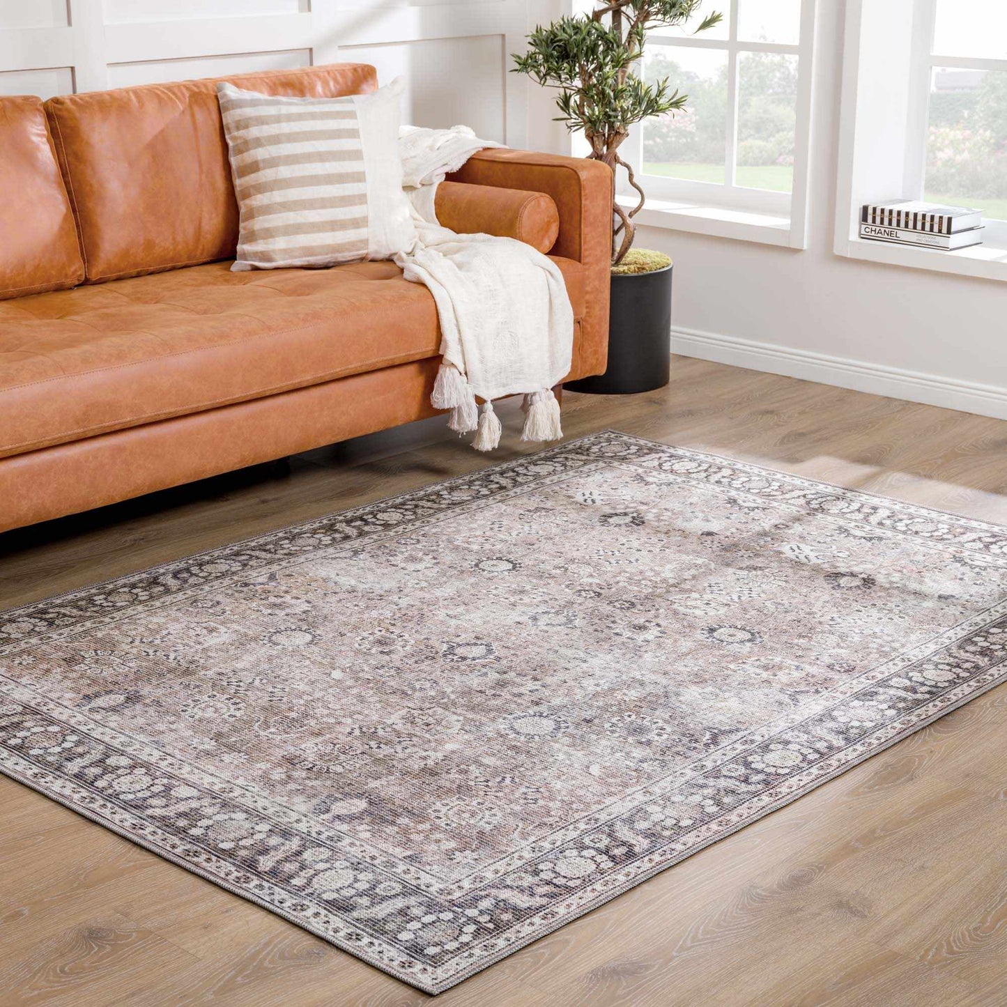 The Ganyangan Collection: Low-Pile Rug with Vintage Style