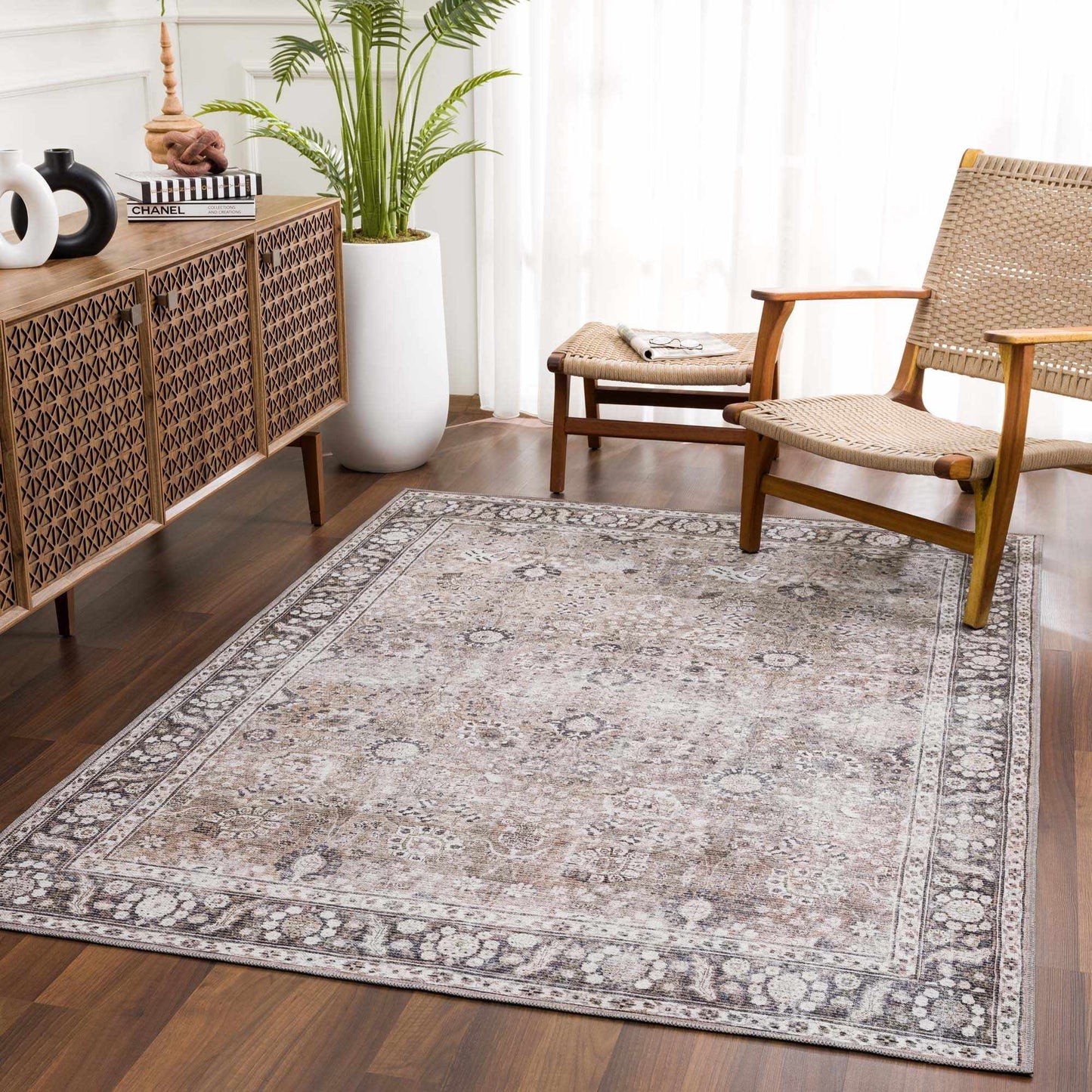 The Ganyangan Collection: Low-Pile Rug with Vintage Style