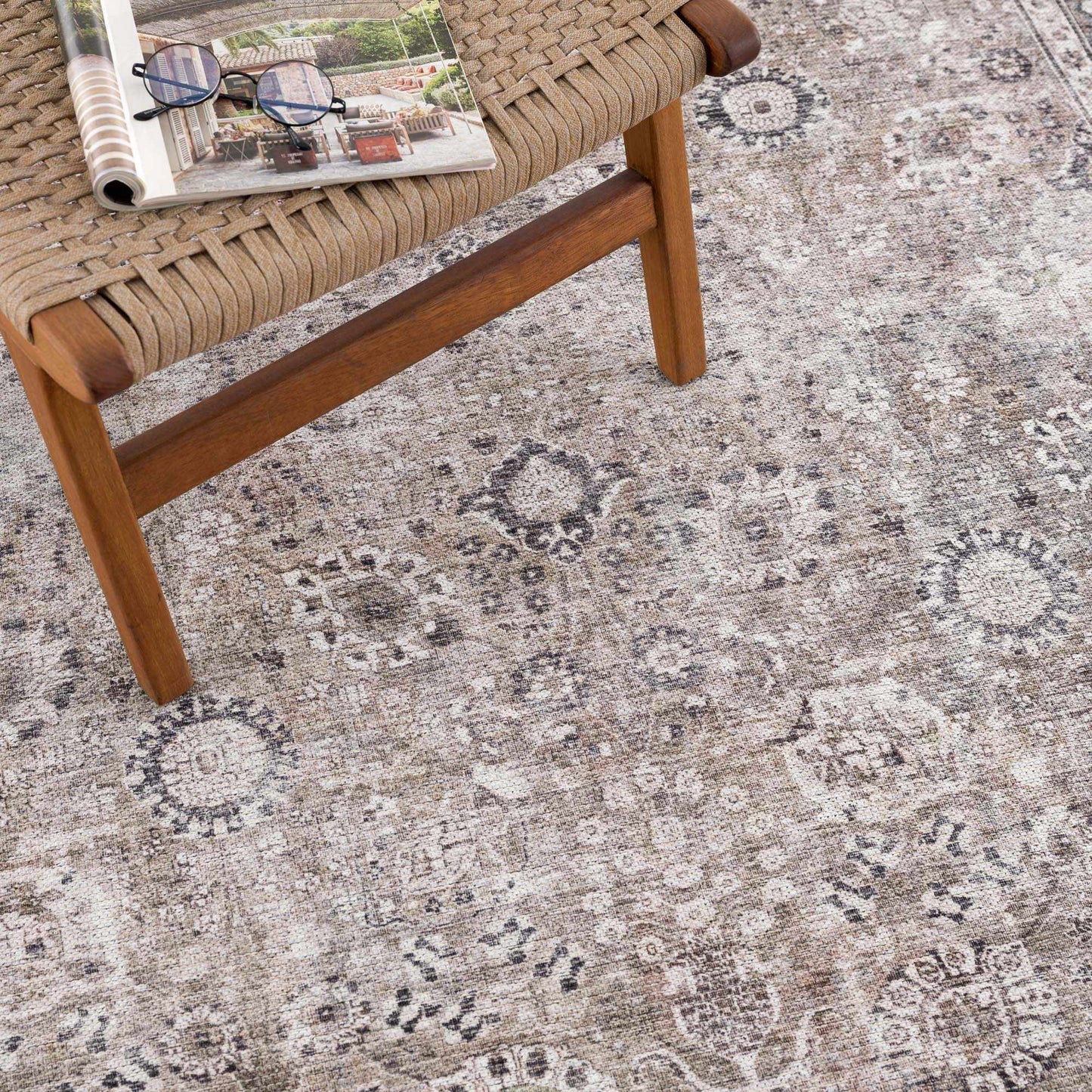 The Ganyangan Collection: Low-Pile Rug with Vintage Style