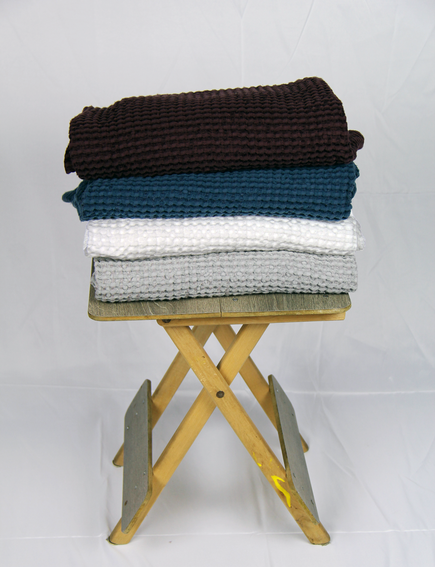 Linen Cotton Waffle Towel | Soft & Absorbent in Asphalt Grey