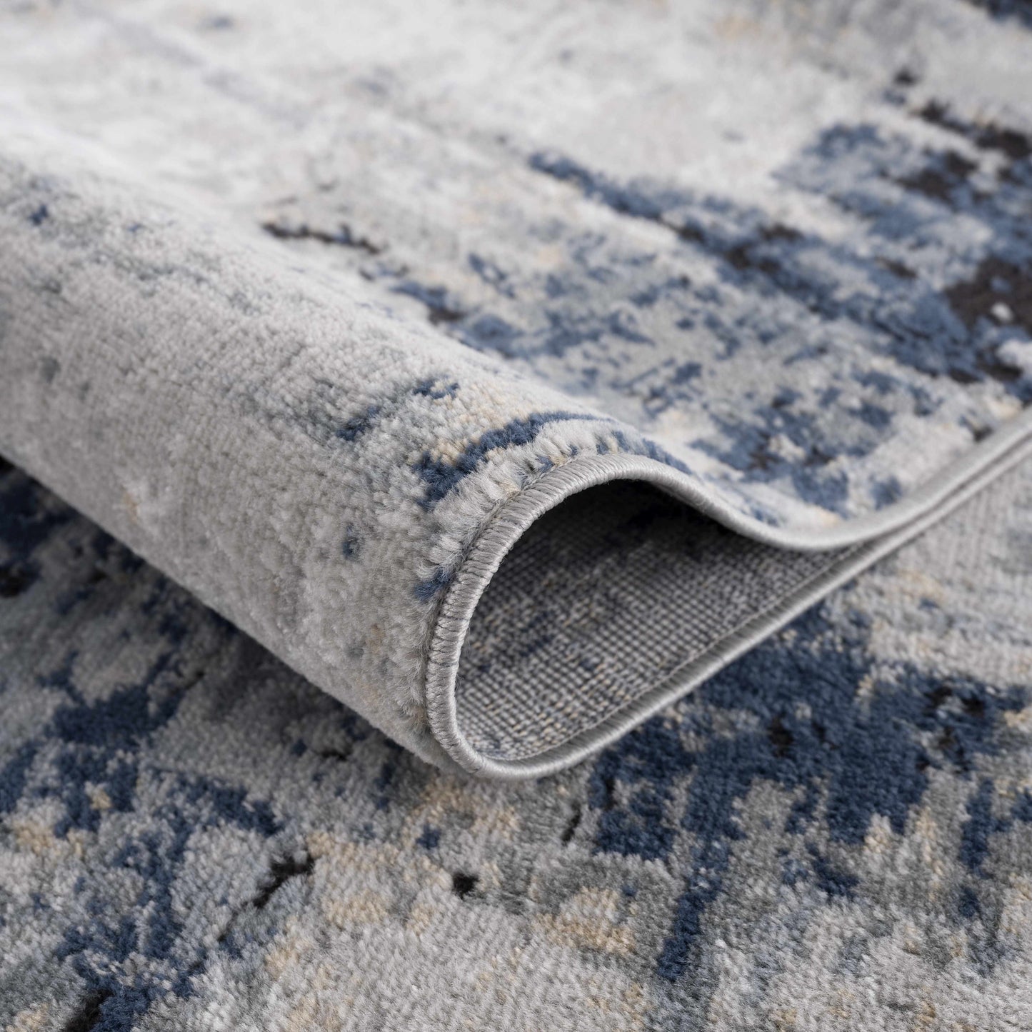 Modern Artistic Area Rug – Campsall Collection in Soft Blue and Gray Tones
