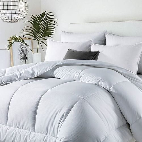 All Seasons Soft Down Alternative Comforter - Hypoallergenic & Machine Washable