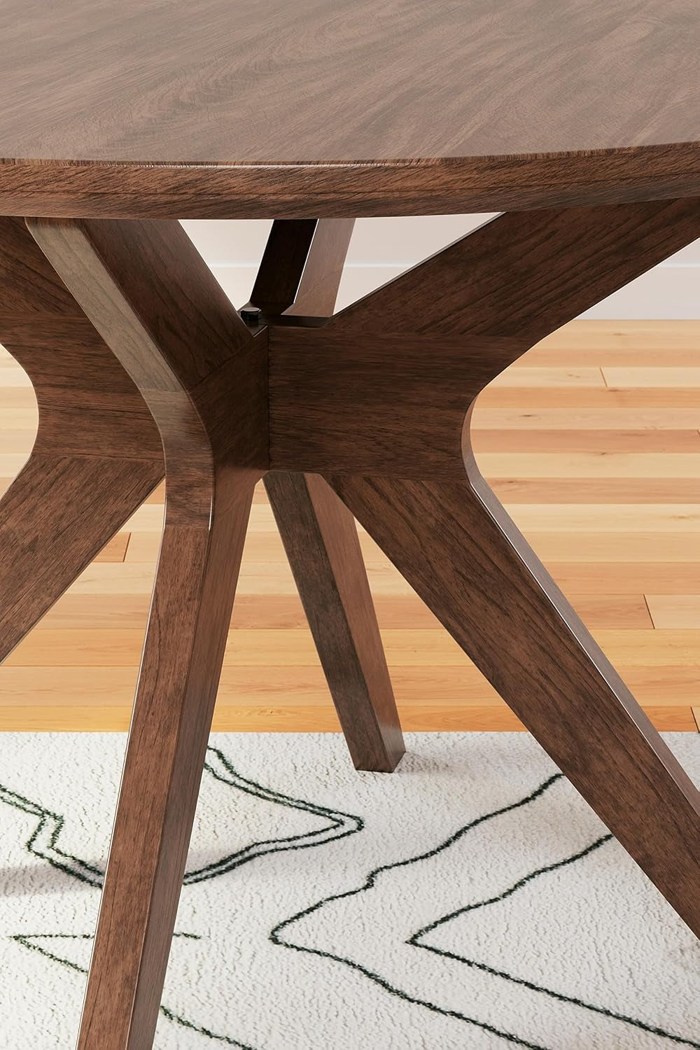 Traditional Round Dining Table – Retro-Inspired Design for Everyday Use