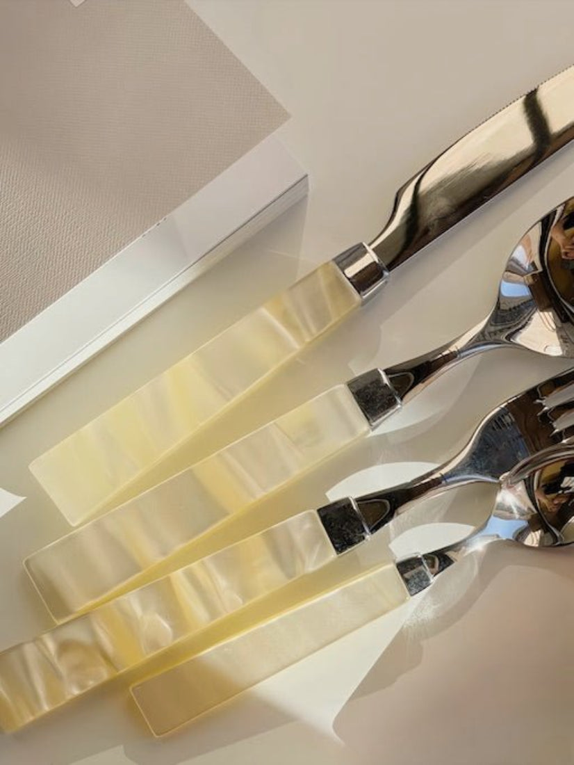 Handmade Italian Flatware Set with Pearly Handles (8 PCS)