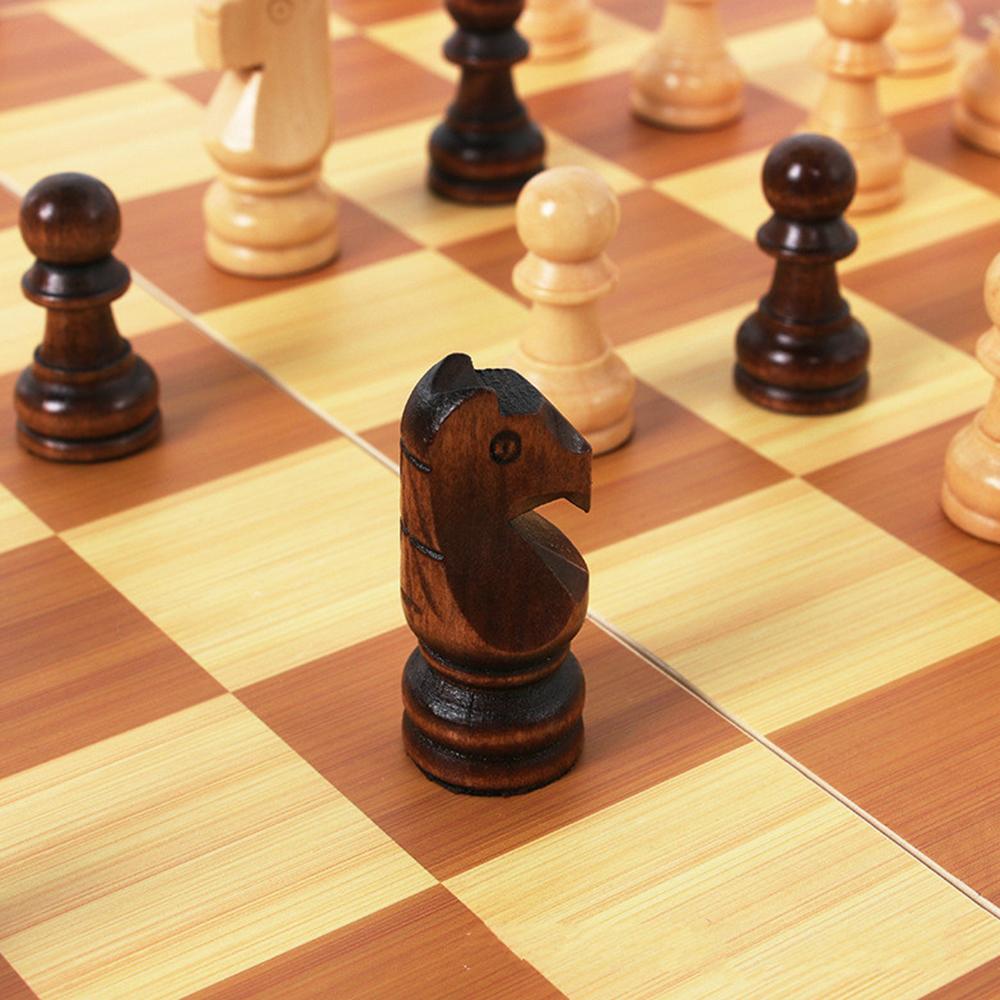 Classic Wooden Chess Set – Compact & Foldable