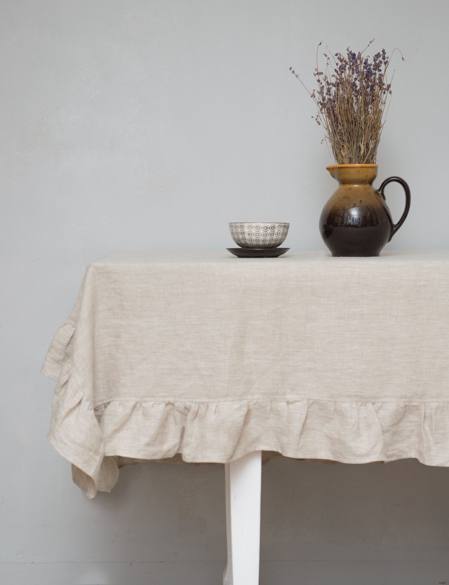 Rustic Ruffled Linen Table Cover – Wedding & Dining