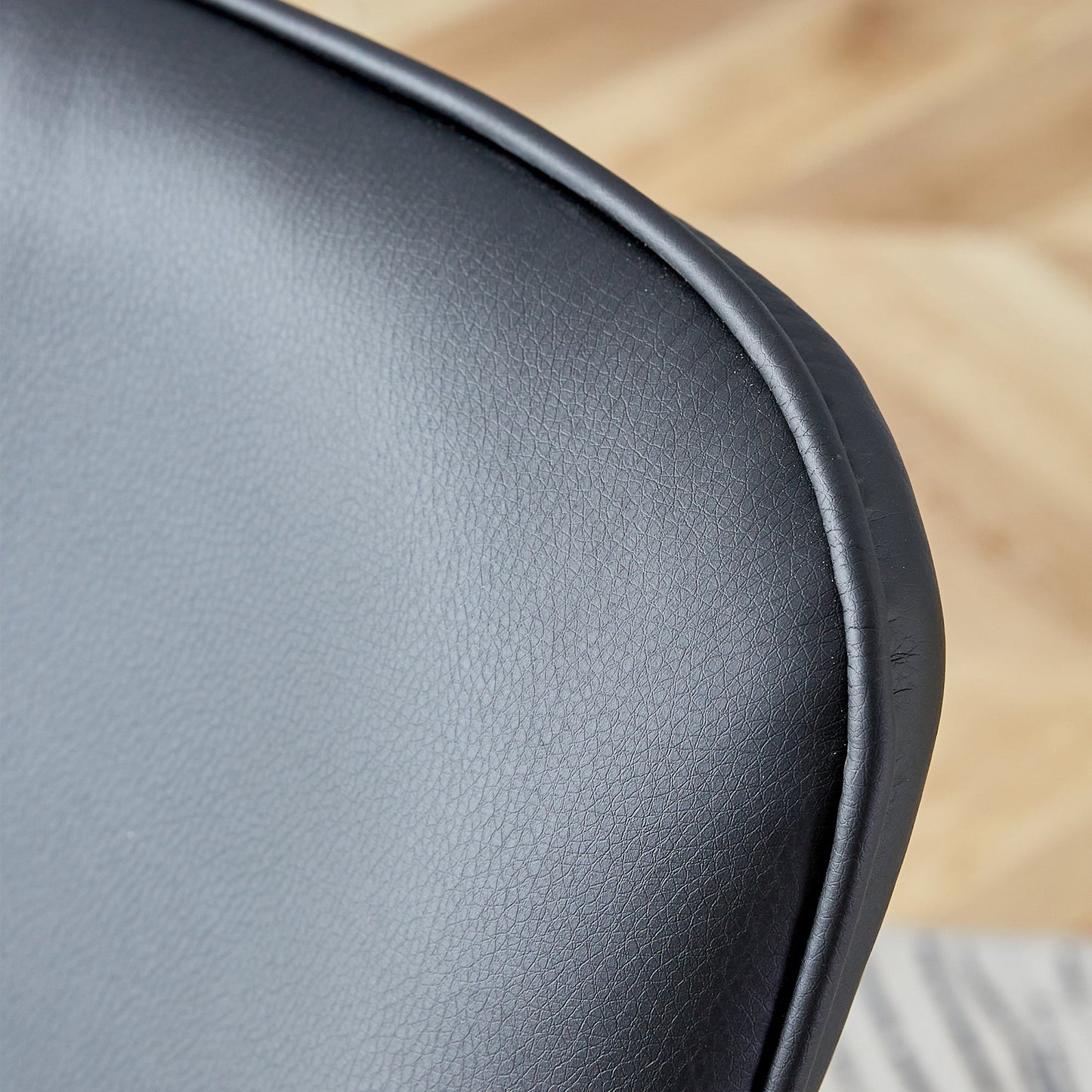 Modern Black PU Dining Chair with Metal Legs (Ergonomic Design)