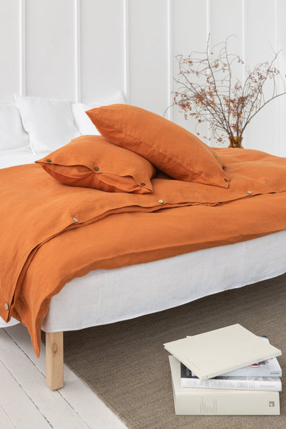 Duvet Cover with Coconut Buttons