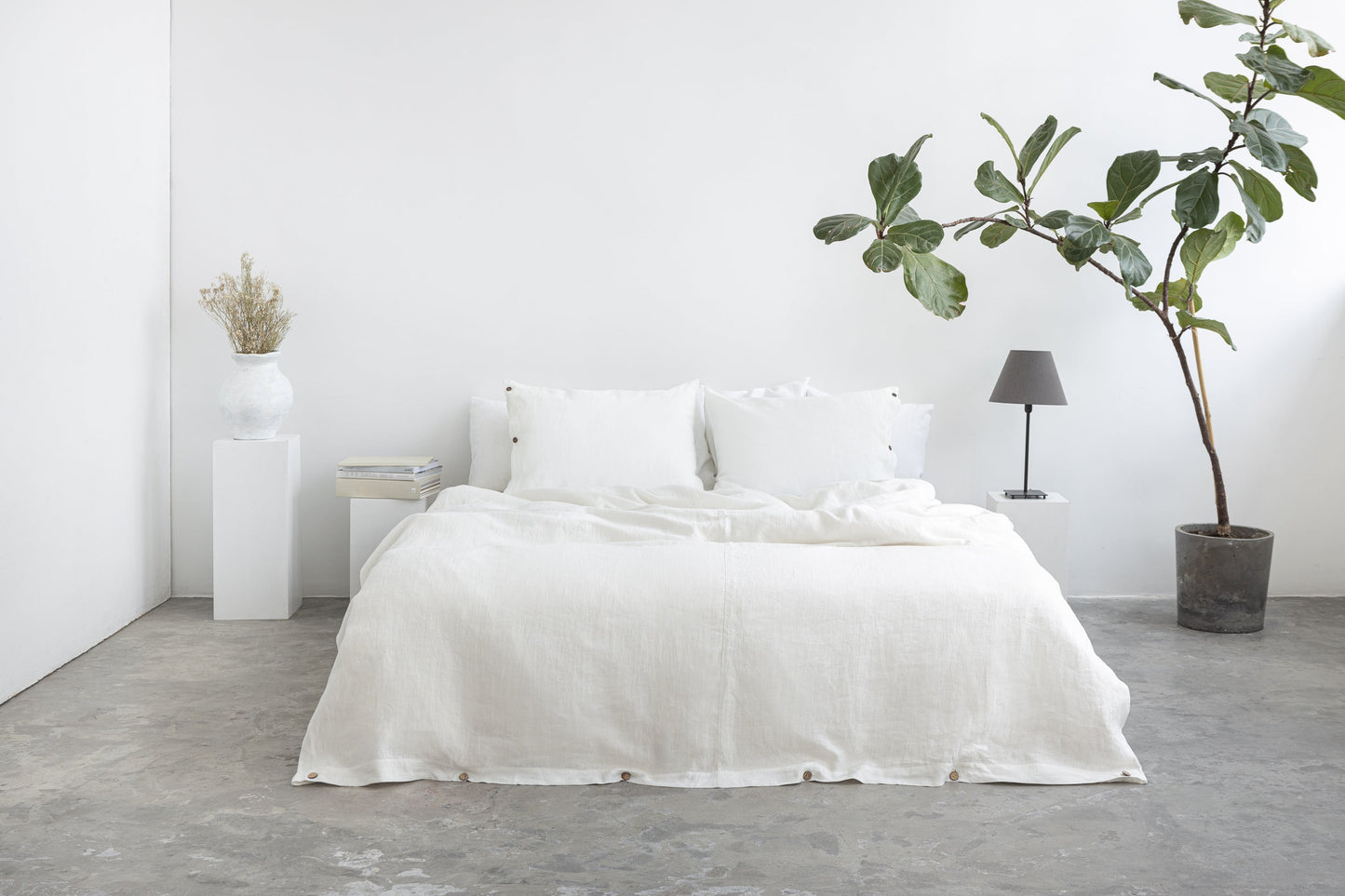 Duvet Cover with Coconut Buttons
