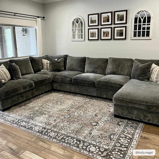 The Ganyangan Collection: Low-Pile Rug with Vintage Style