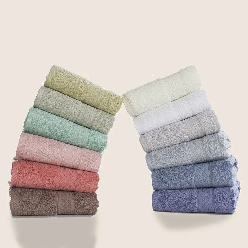 Super Absorbent Cotton Bath Towel — Lightweight & Quick Dry