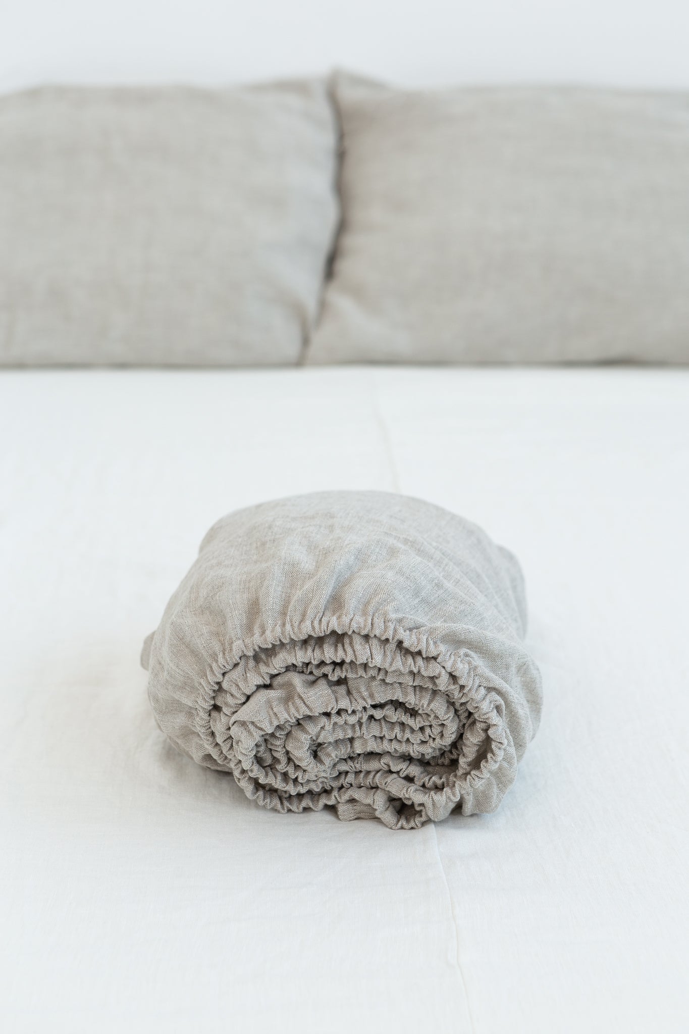 Reversible Linen Bedding Set – Natural Light & Striped Beige, Coconut Button Closure