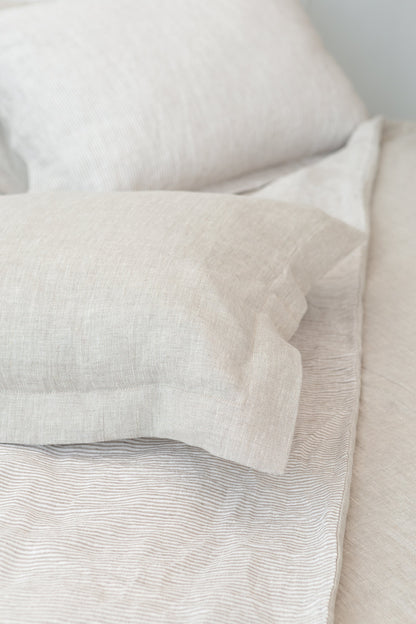 Reversible Linen Bedding Set – Natural Light & Striped Beige, Coconut Button Closure