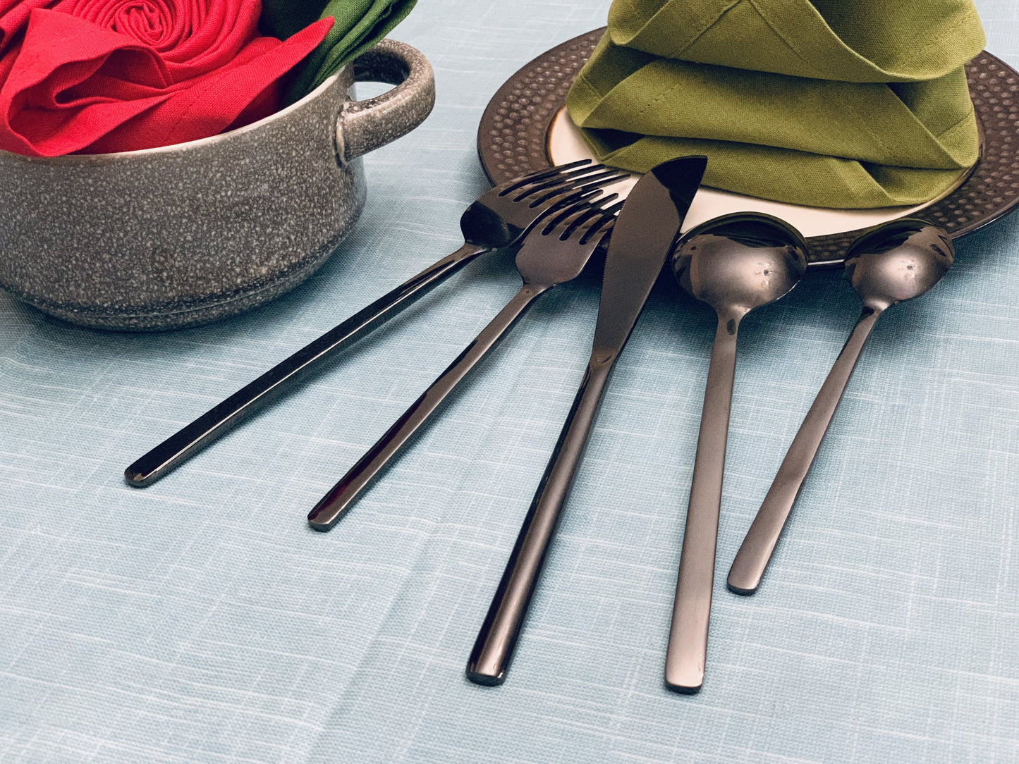 Premium Handcrafted Black Flatware Set – 20 PCS