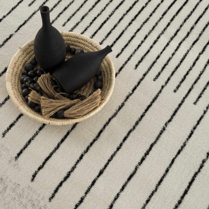 Hauteloom Angus Collection Non-Shedding Medium Pile Rug