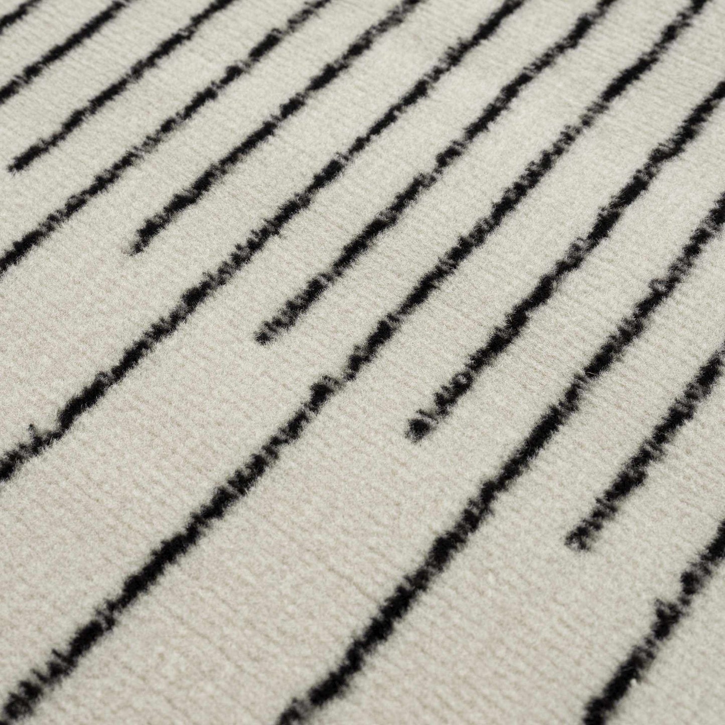 Hauteloom Angus Collection Non-Shedding Medium Pile Rug