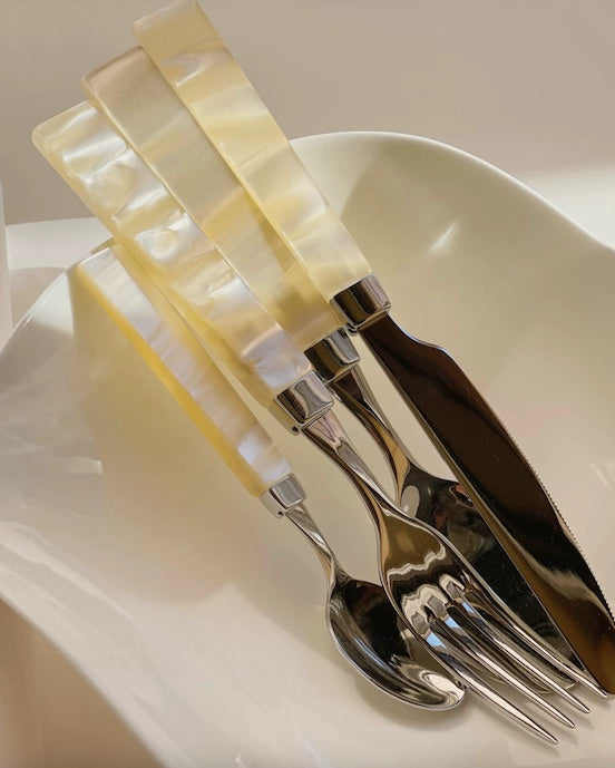 Handmade Italian Flatware Set with Pearly Handles (8 PCS)