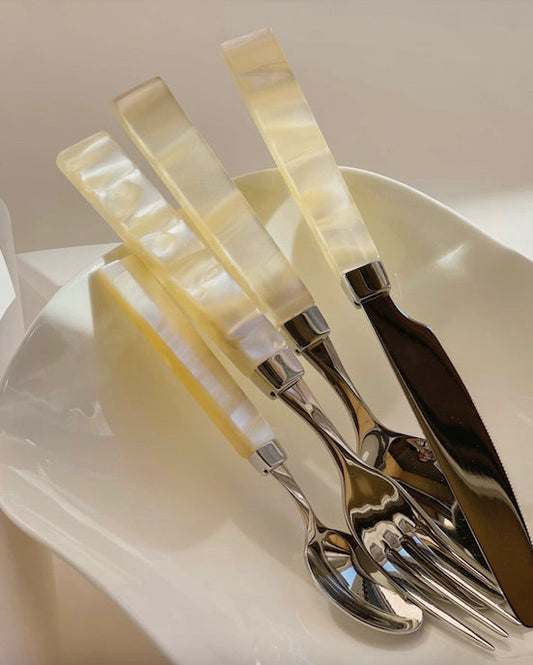 Handmade Italian Flatware Set with Pearly Handles (8 PCS)