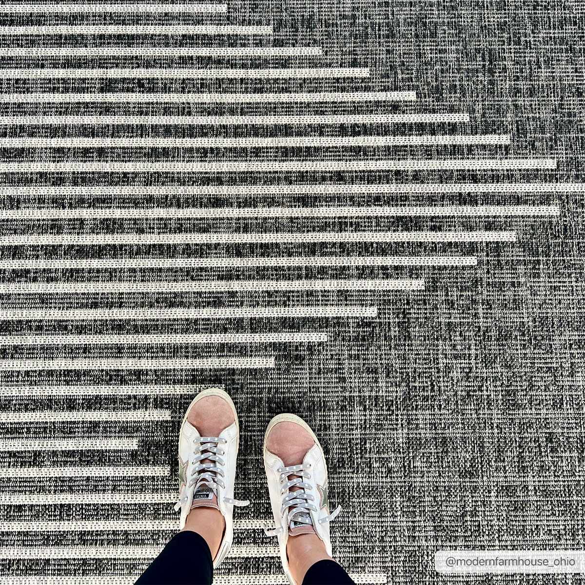 Stephan Black & White Area Rug – Modern Geometric Design