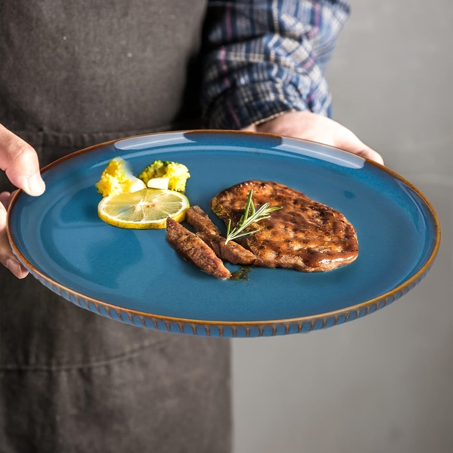 Stylish Ceramic Dinner Plate – Perfect for Modern Dining