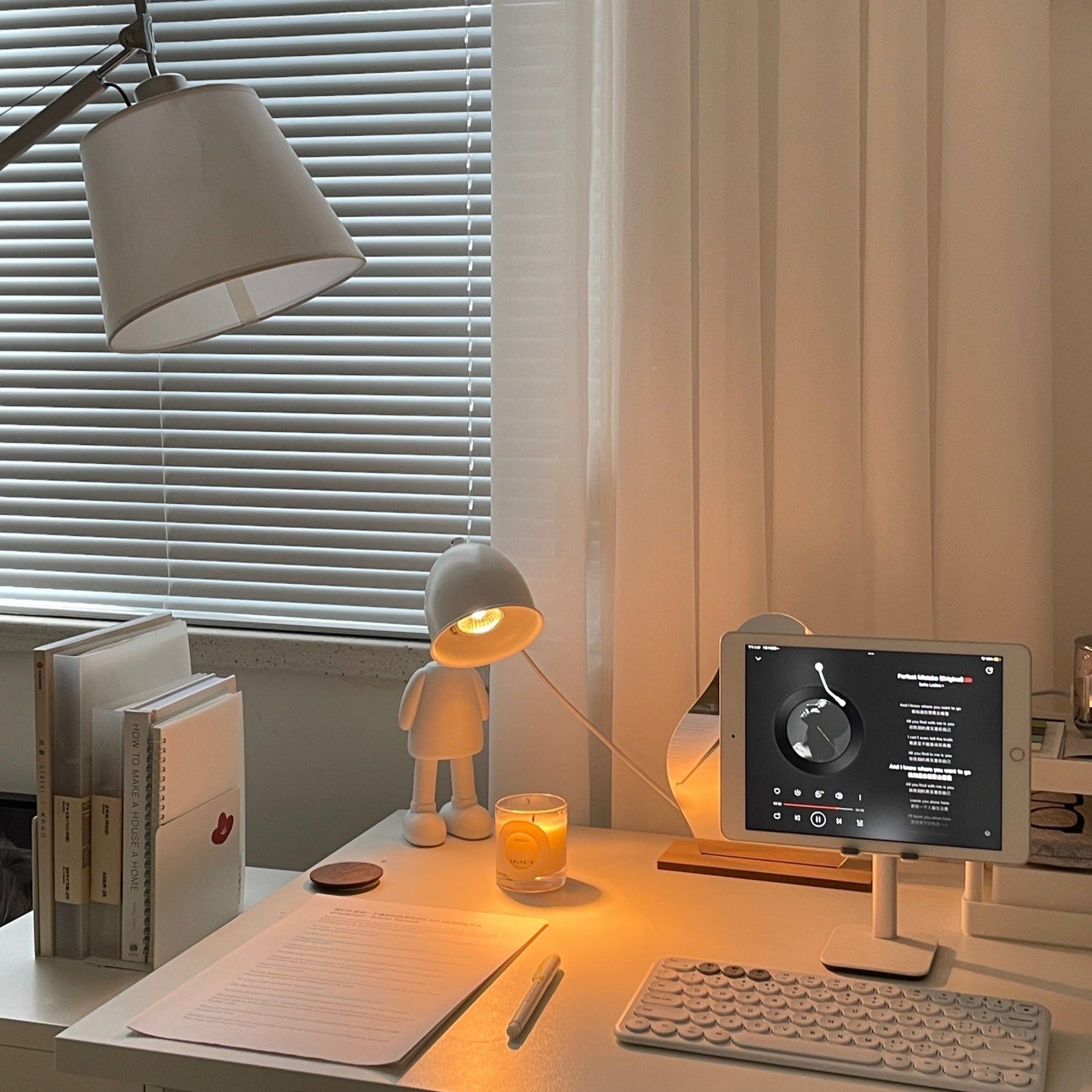 Lil Robot Electric Candle Warmer Lamp