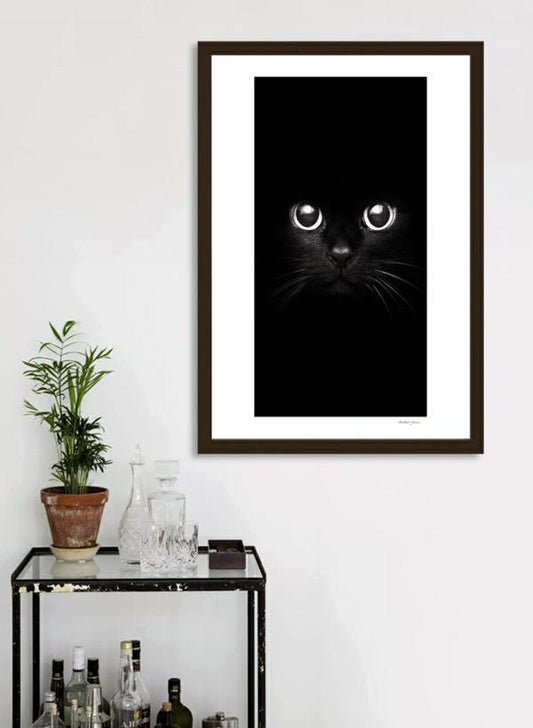 Vector Frame – Sleek Solid Wood Frame for Modern Wall Art